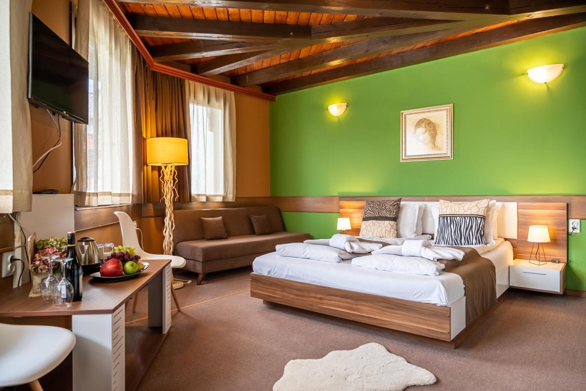 Hotel Grami 3*
